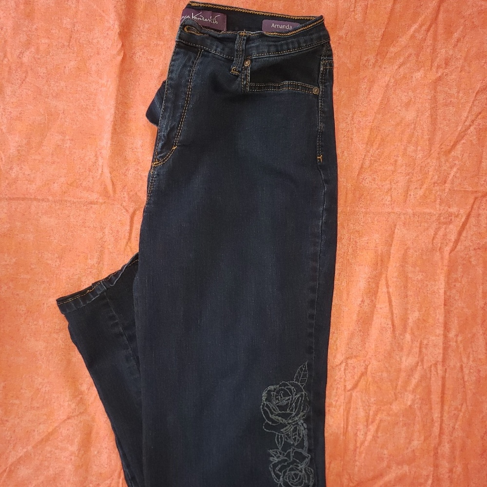 Gloria Vanderbilt Amamda Jean's Embroidered